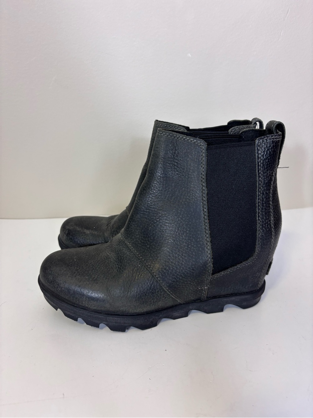 Sorel Women’s Dark Grey Leather Chelsea Ankle Wedge Booties 8